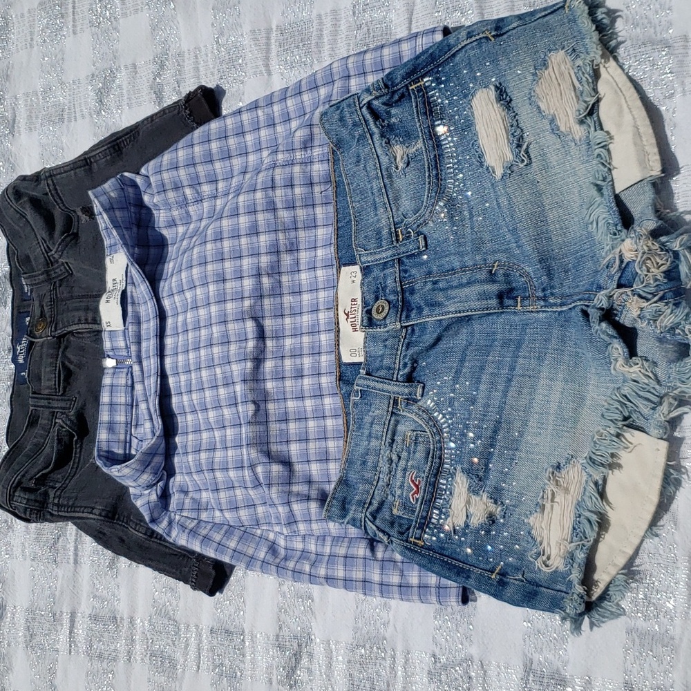 Hollister 2 shorts 1 skirt Lot distressed, jean, plaid